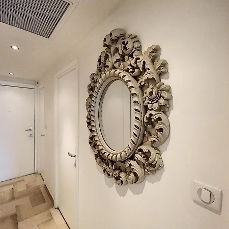 Gray D Albion Thi235 Apartment